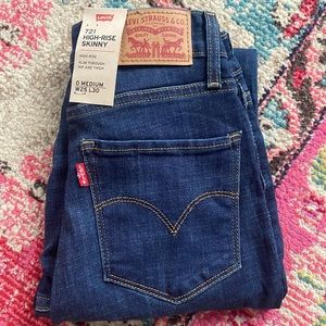 Levi’s 721 high rise skinny jeans